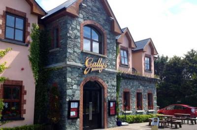 Gally's Bar & Restaurant - image 3