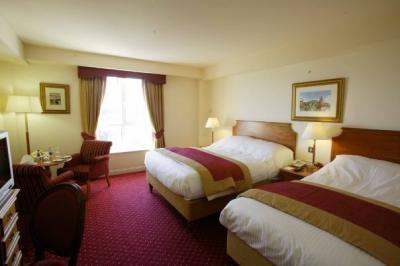 Galway Bay Hotel - image 3