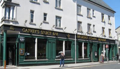 Garveys Bar - image 1