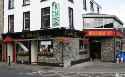 Scanlons Riverside Bar - image 1