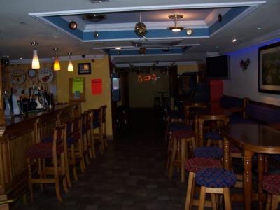 Skullers Bar And Restaurant - image 3