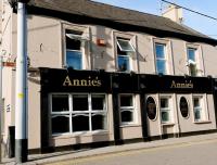 Annie's Bar & Restaurant - image 1