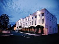 Hampton Hotel - image 1