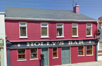 Holly's Bar