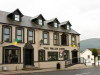 Wallis Arms Hotel - image 1